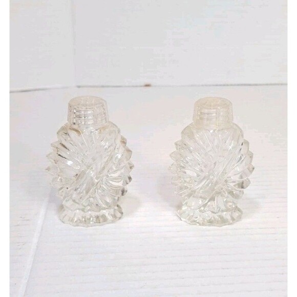 Vintage L.B. Rogers Pressed Glass Salt & Pepper Shakers 3" Collectible Set - Picture 1 of 4